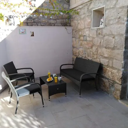 Ivana Apartamento Splitska